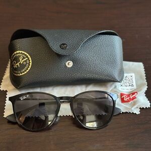 Ray-Ban Classic Black Sunglasses with Case